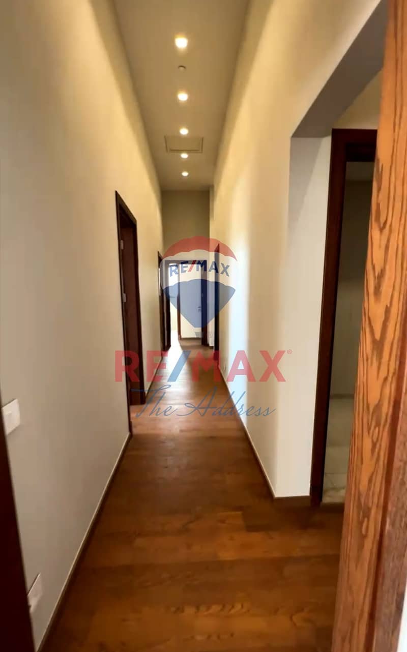 13 f86a503a-963f-4bf3-9301-2b2cb7471c46. jpg