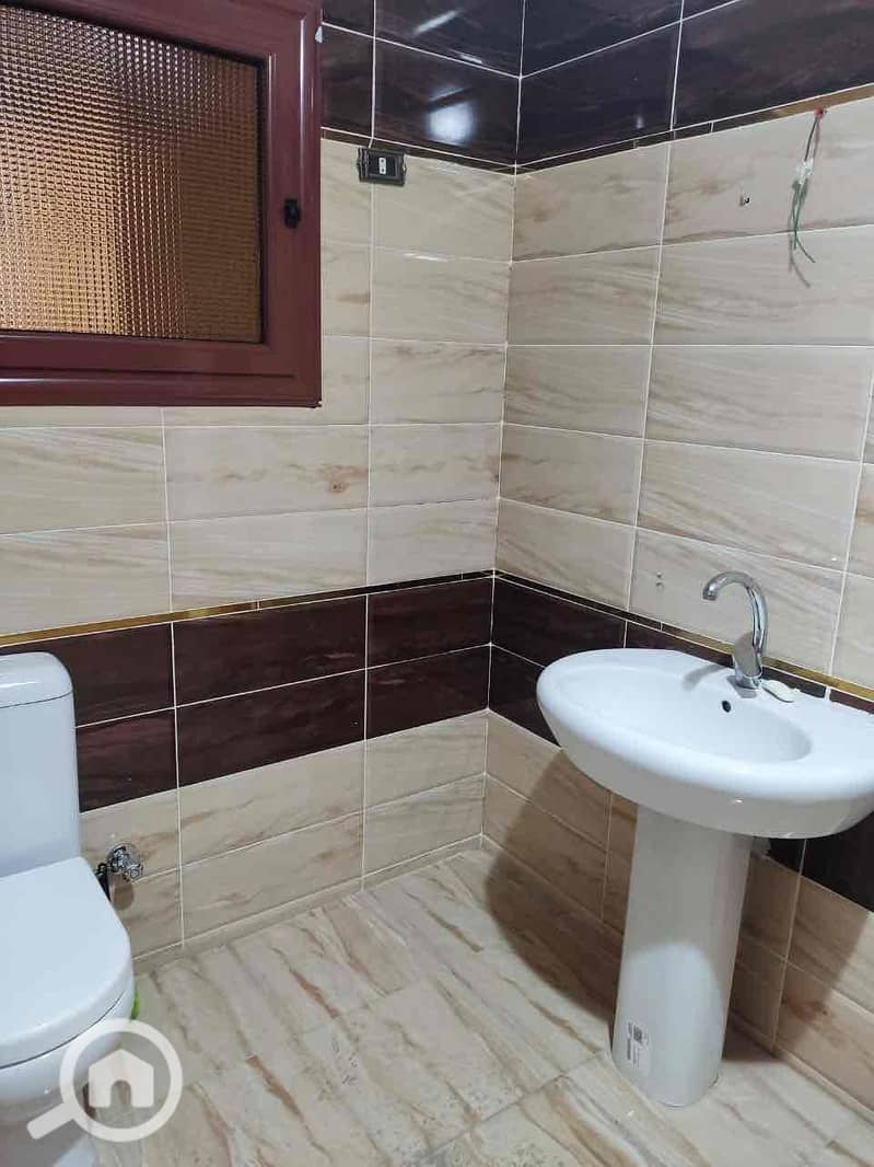 5 2dab4e0c-08be-410e-a35e-33e662d3ebc4. jpg