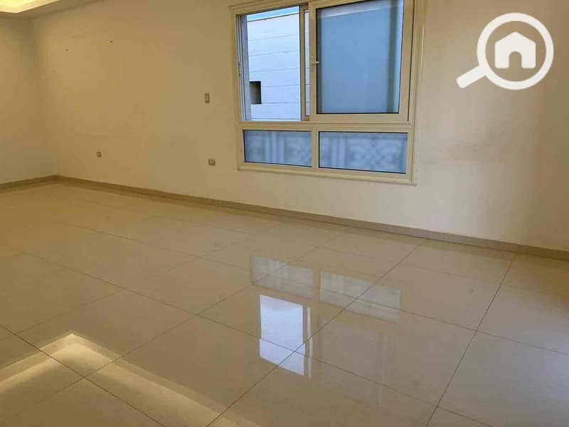 4 2dbf8625-17c6-474c-a120-ec988530f286. jpg