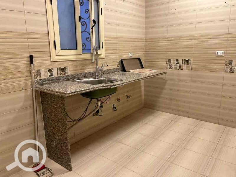 8 c78389e1-58b7-439d-af92-ffb203cef2c8. jpg