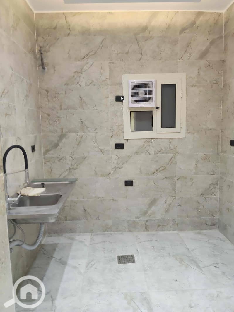 4 086b8185-080e-4a8f-a7dd-ab686d7ee213. jpg