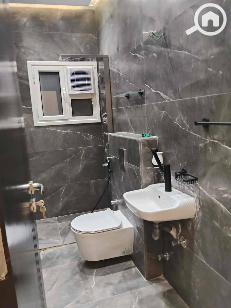 7 e91e38b9-9fa6-4e20-8073-0e95f2c3b7e2. jpg