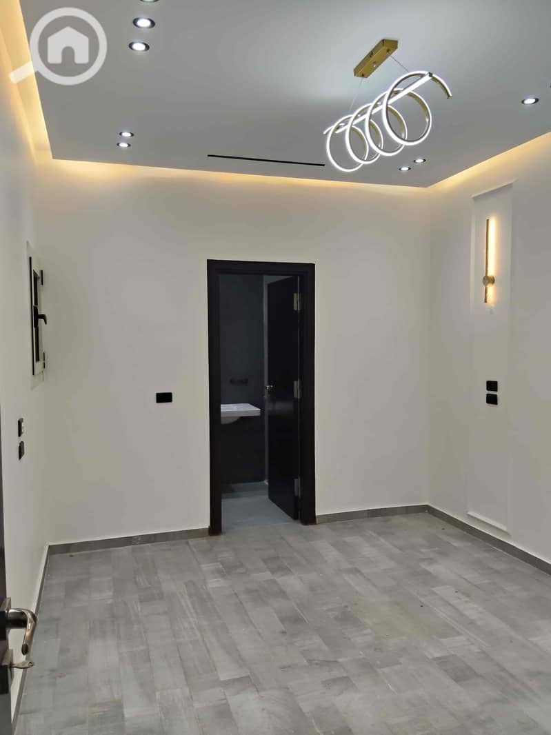 8 135d2d6d-cf6b-408d-8020-f006095b6c1c. jpg