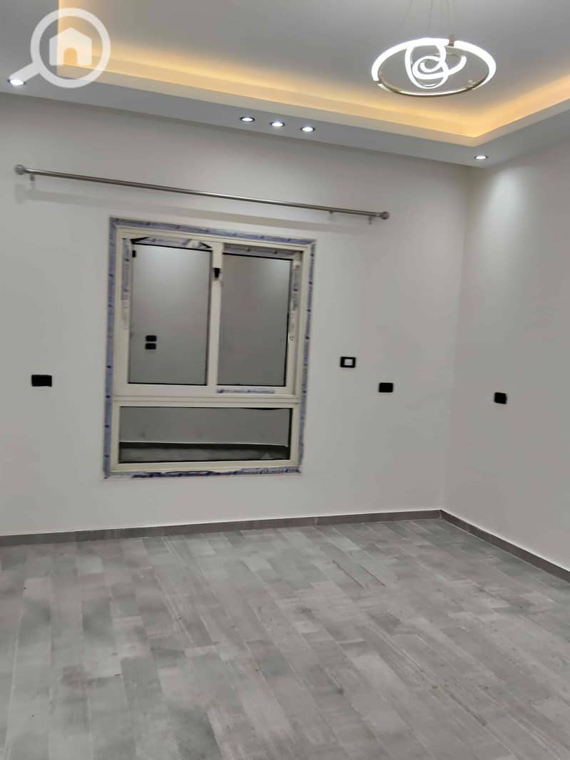 13 021bf4d3-33bf-4c2f-98c3-28b61892a5dd. jpg