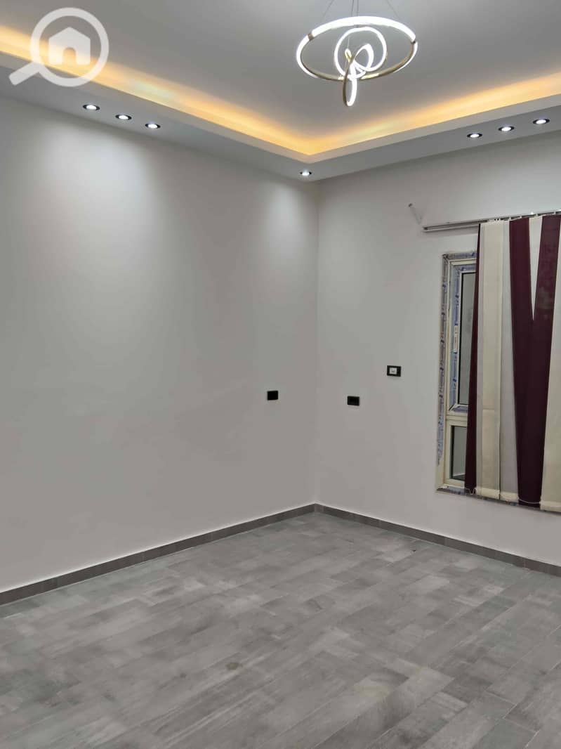 18 a93e0398-0a3e-40dd-b3c4-77ad40c90092. jpg