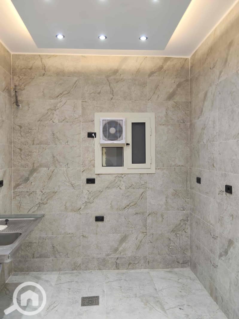 19 ac4ce130-0ee1-445a-92b2-f3cc3d28a9ed. jpg