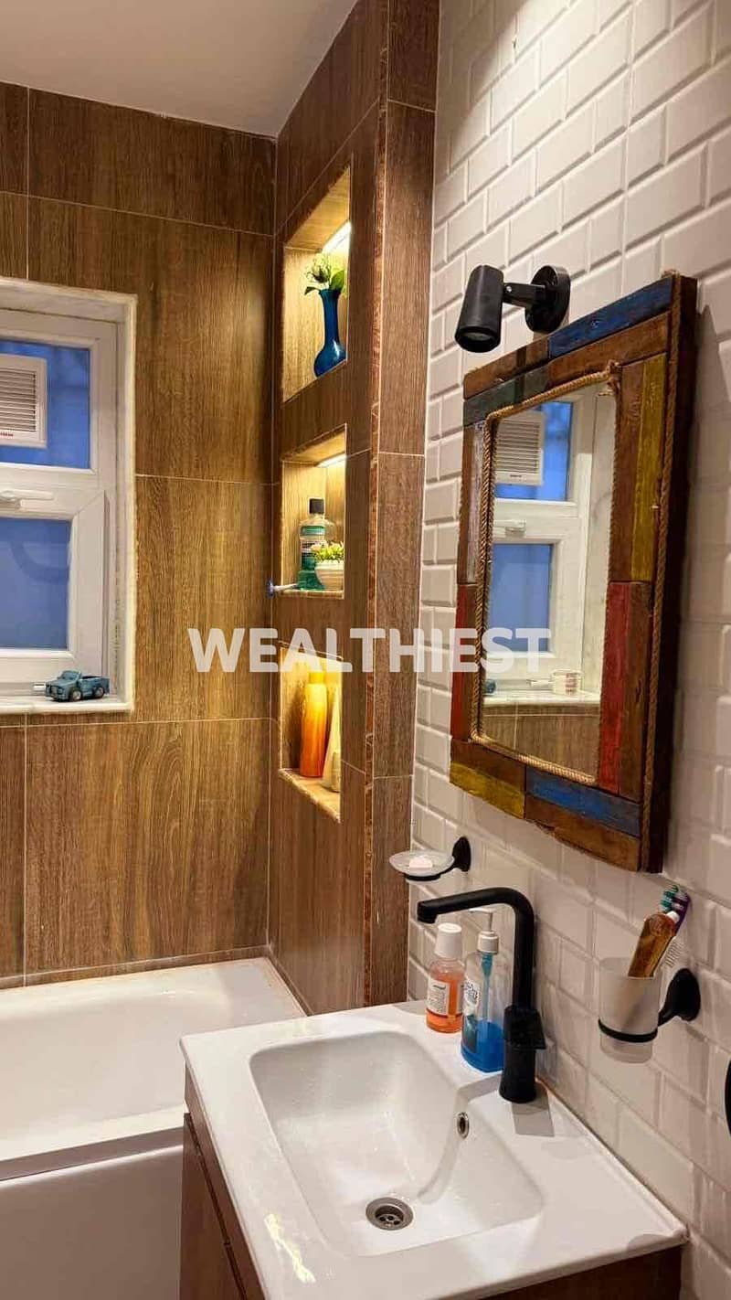 11 e86a6847-246d-4bed-b148-0390500a77c7. jpg