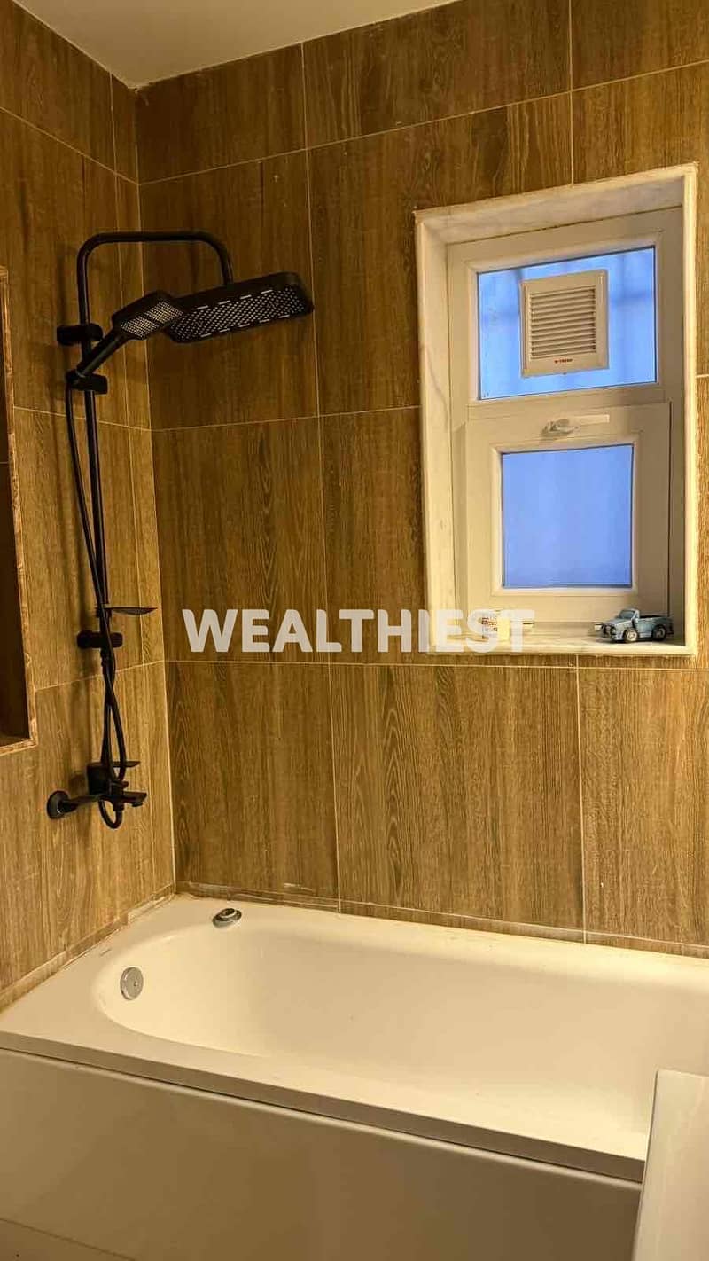 12 1a2d4270-84e2-40d7-9f76-dc3be0cb2c84. jpg