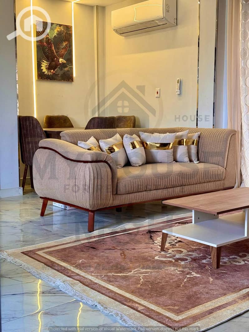 3 bd21e128-b2c4-4a73-ba56-f17ed18e4208. jpeg