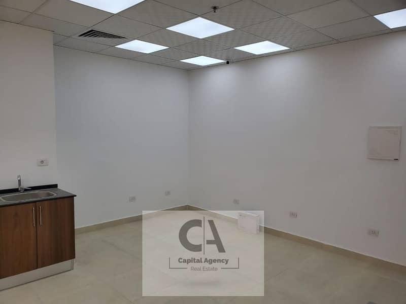 4 0769a5de-c481-4e4d-936d-cf65db3ca90b. jpg