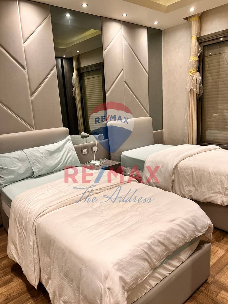 4 19eb914d-2138-40a7-8ccb-82e9067263cd. jpg