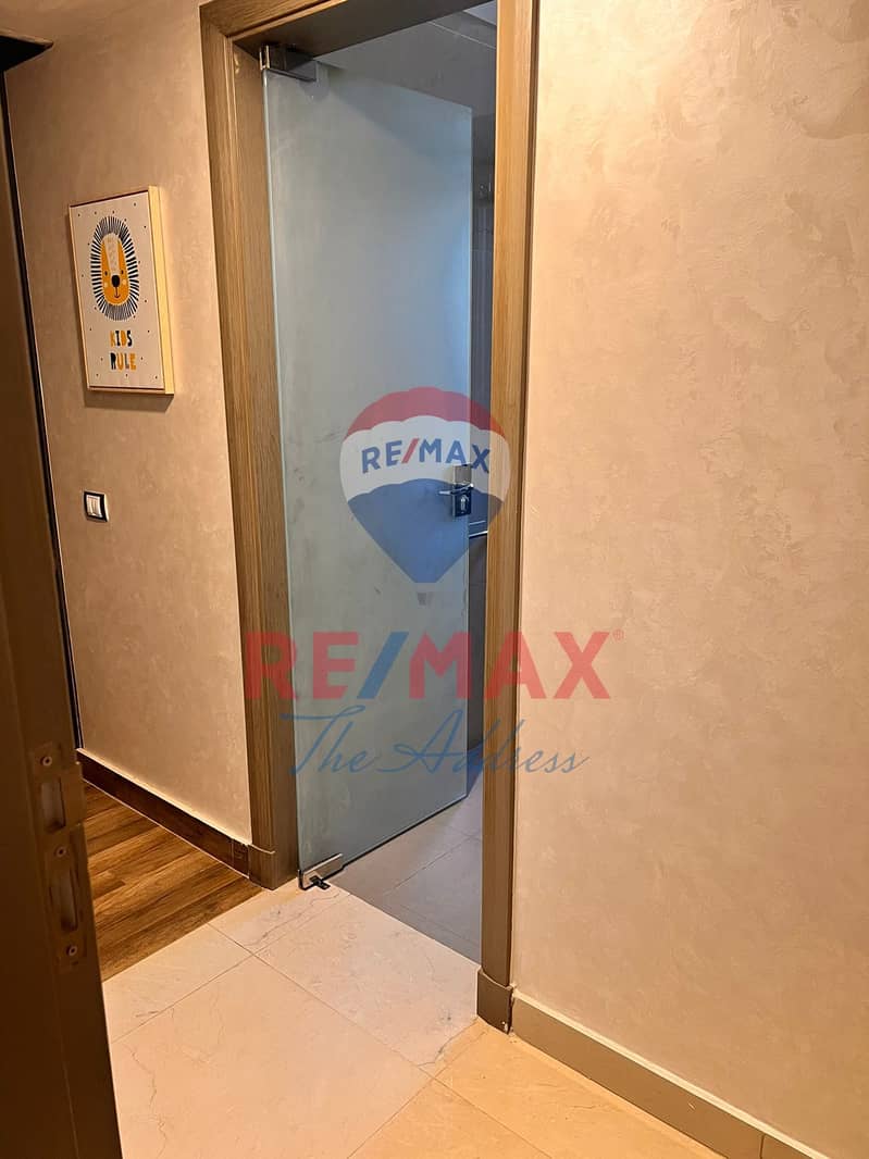 9 c5077850-4e50-4c38-82c1-58efa1421ed1. jpg