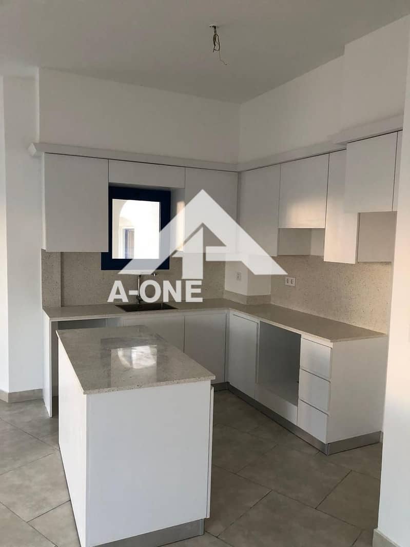 3 6f6fc8ba-87d0-4af1-8b12-83f9a6f1ac2e. jpg