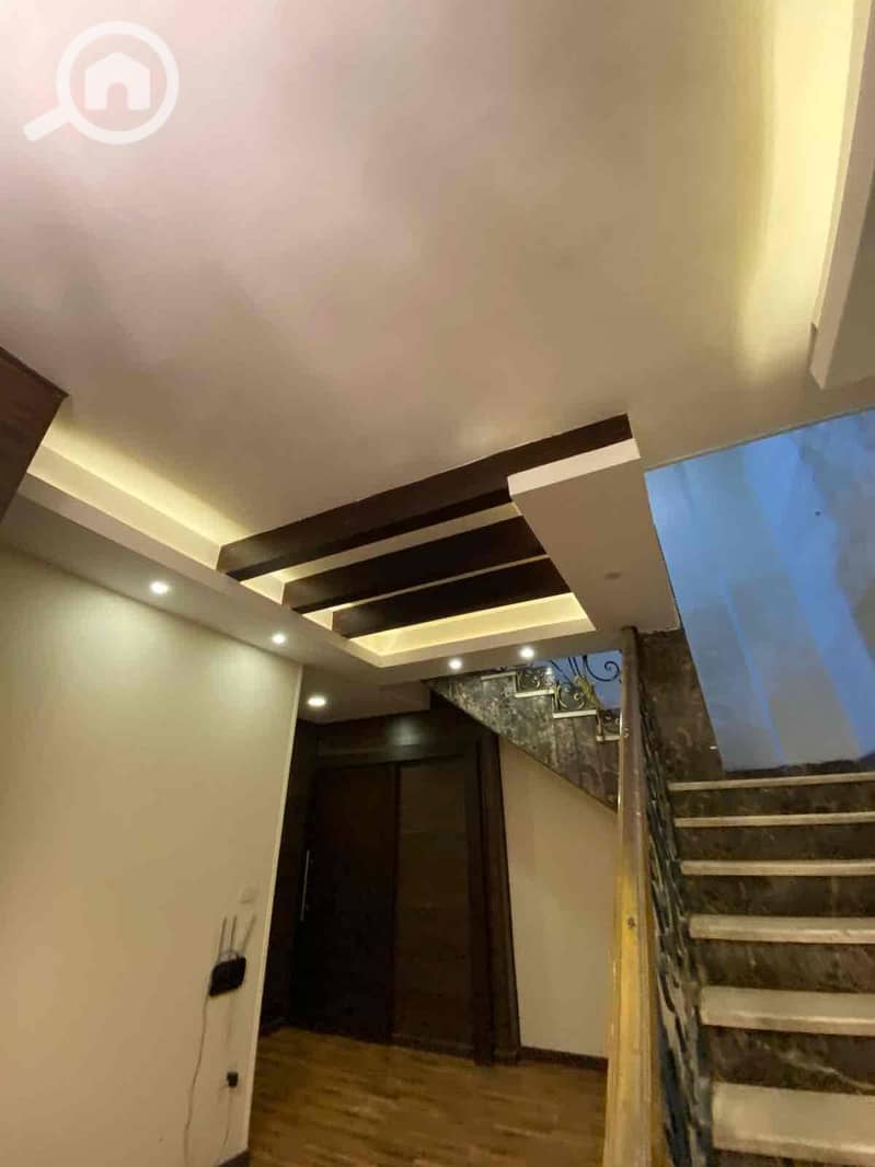 10 e946399a-3d31-4d66-b271-f5015b977e73. jpg