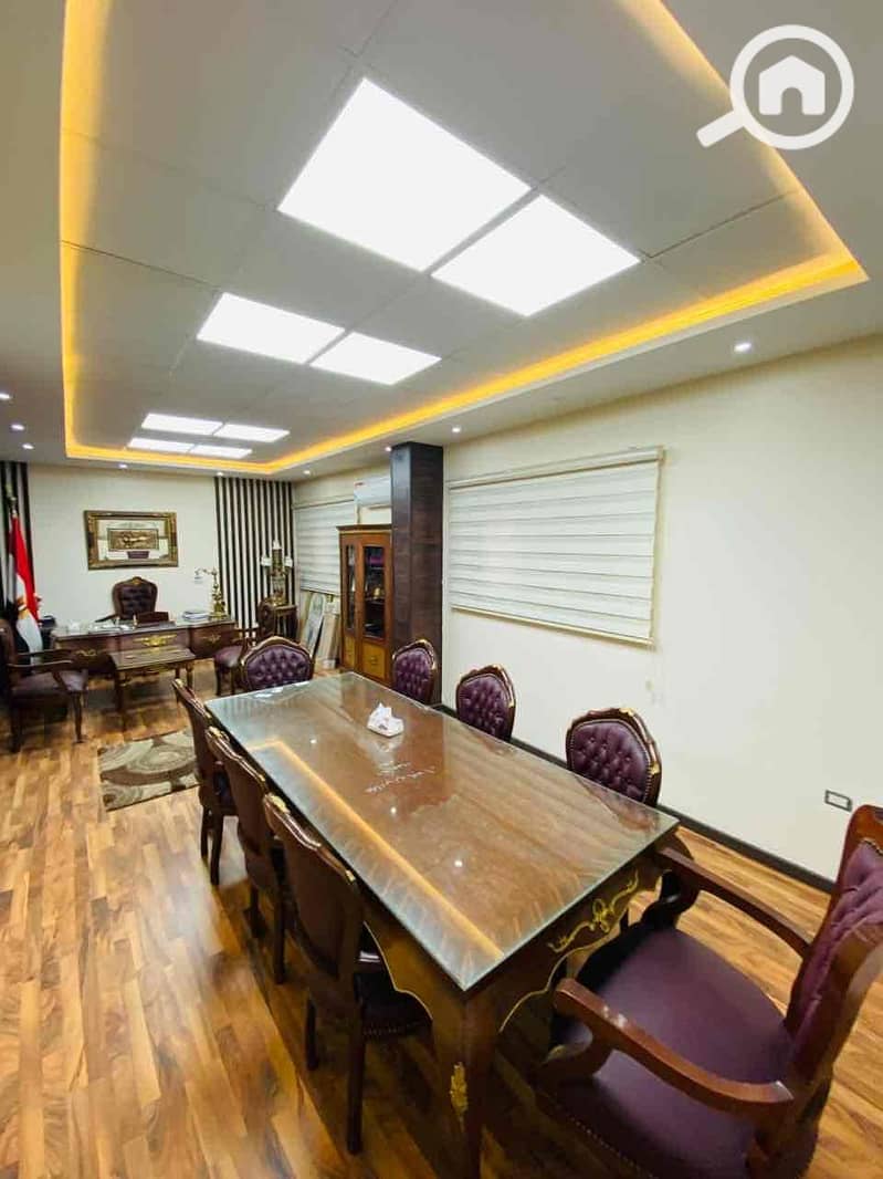 21 e646a8da-ab37-4e9c-986b-1eed47fa31bd. jpg