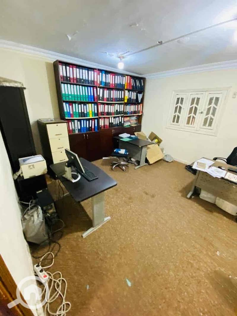 28 184b12b0-ce6b-4161-96f2-f3001a4d9d43. jpg