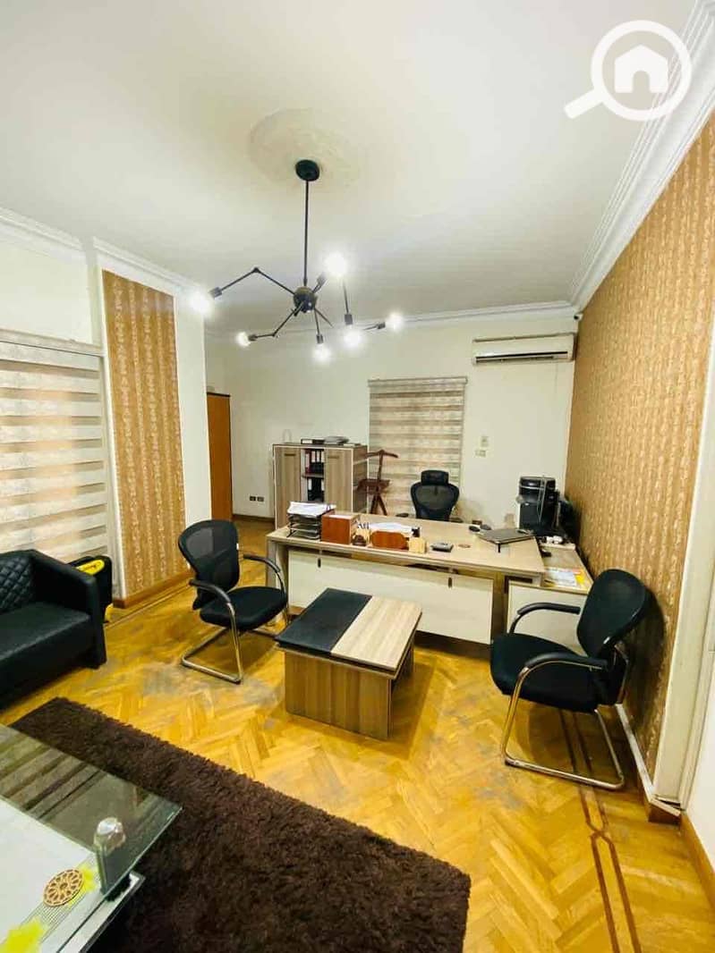 36 745e8717-4ee0-4561-b744-7d8a0e782a5a. jpg