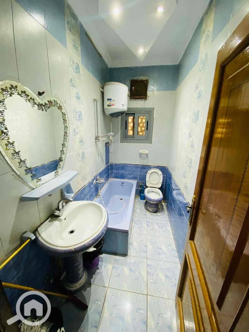 38 28bdf9d7-49f2-4c97-bf0c-3e31f844e1e6. jpg