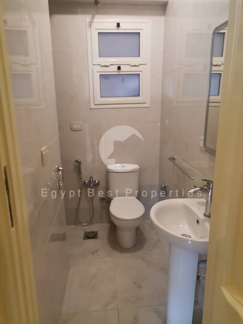 9 d27afe80-9d52-4fc4-94fc-75a83474c4e7. jpg