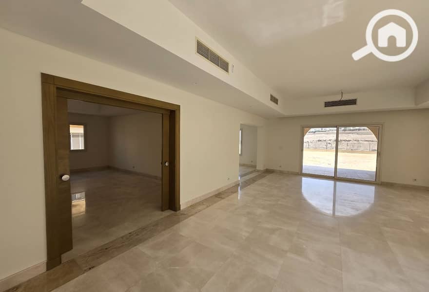 8 ead73737-3e62-4eed-939d-099ce2c1fead. jpg