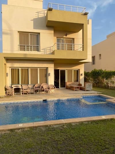 5 Bedroom Villa for Rent in 6th of October, Giza - فيلا مستقله للايجار للاسر الراقيه بحمام سباحه في كمبوند جراند هايتس