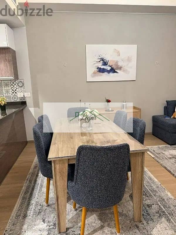 4 5bc87dd8-b6e1-4331-8682-b2208fcc8bcb. jpg