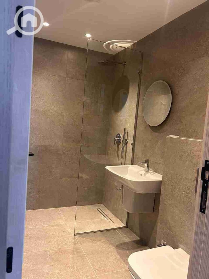 1000267772. jpg 1000267772. jpg