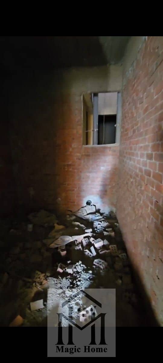 12 46e1569c-42b2-4707-85b1-d4b07b52538e. jpg