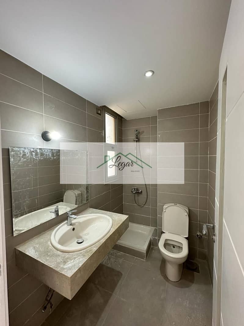 9 d40c5570-0934-48d5-87c7-1c39d24d420c. jpg