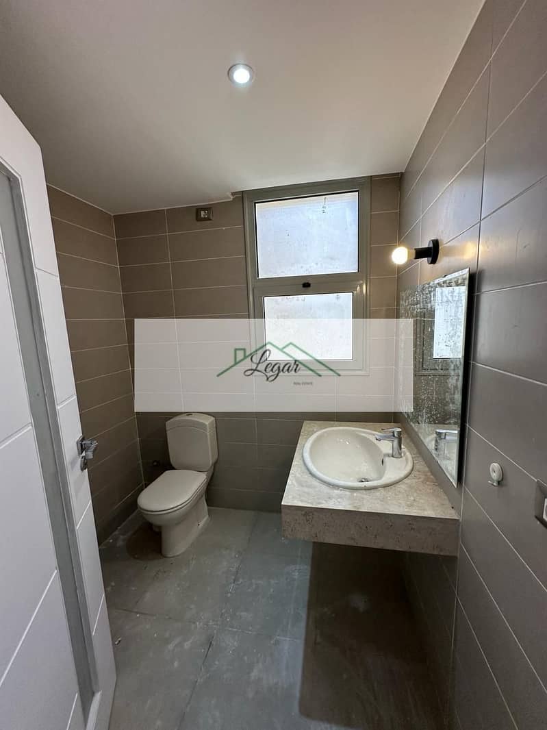 10 b462f01b-3be7-4a7b-af11-e901f7edace0. jpg