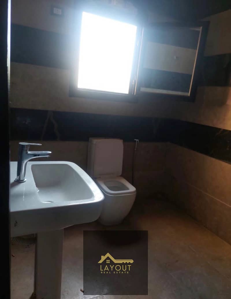 2 3a196090-30b7-4adc-a61b-f7fada02925d. jpg