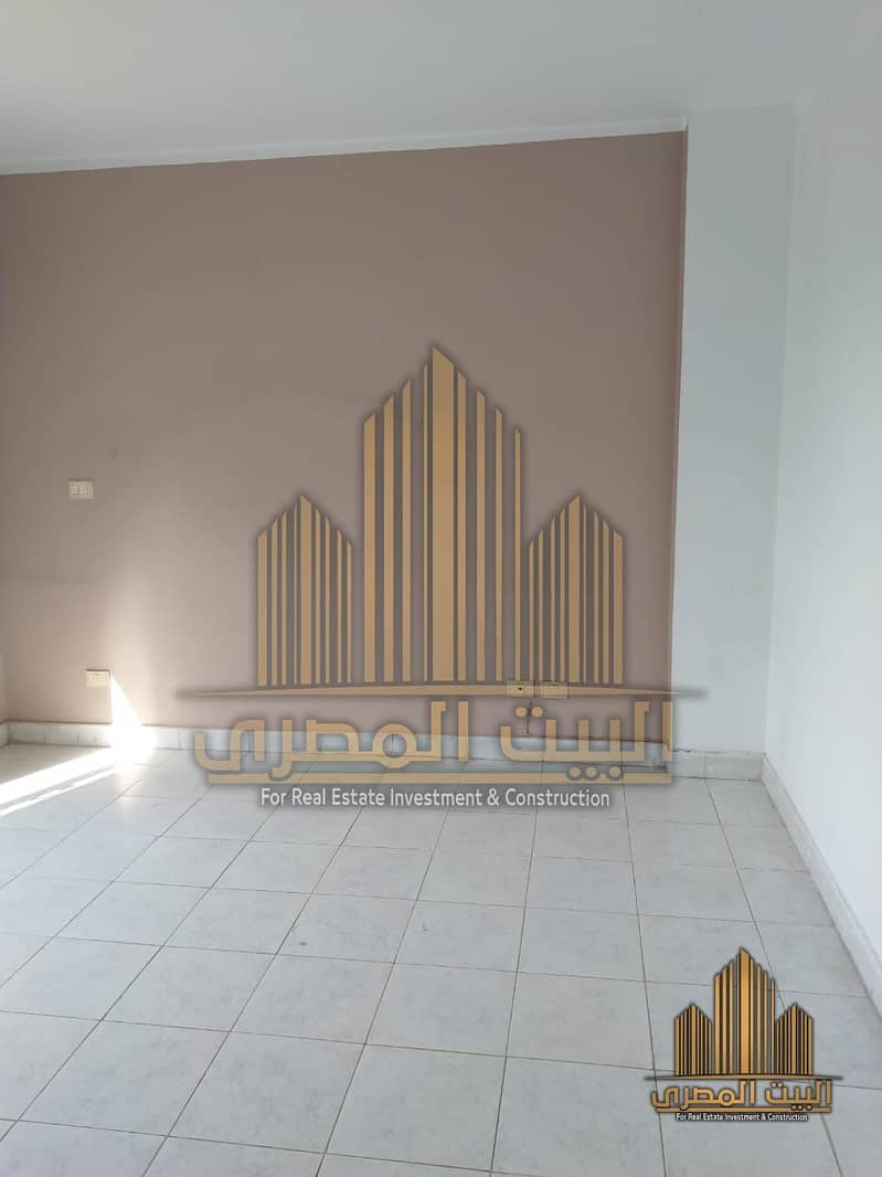 8 c2ee79bf-c8ed-49e7-940e-dc077c5e7ed4. jpg