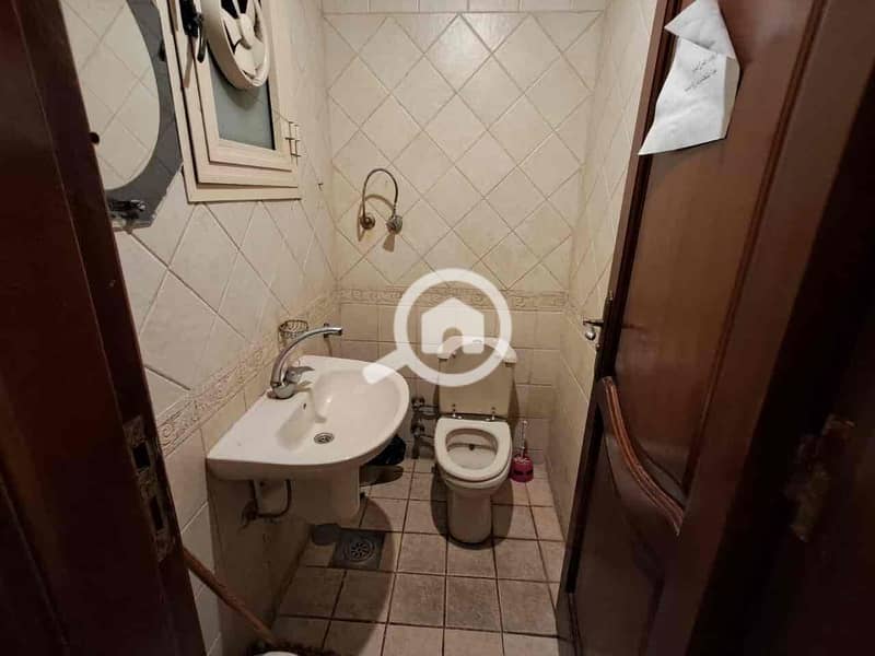 5 ecdfeef9-c409-48cc-bdfb-c2a254c22ee9. jpg