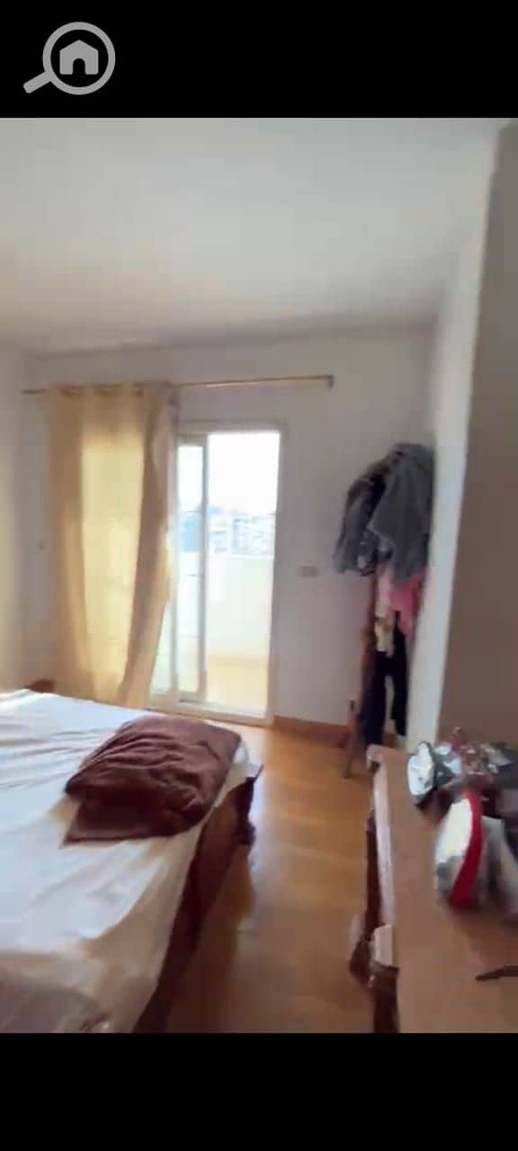 8 858a1c81-7637-46d5-99f9-5bab92a244e4. jpg