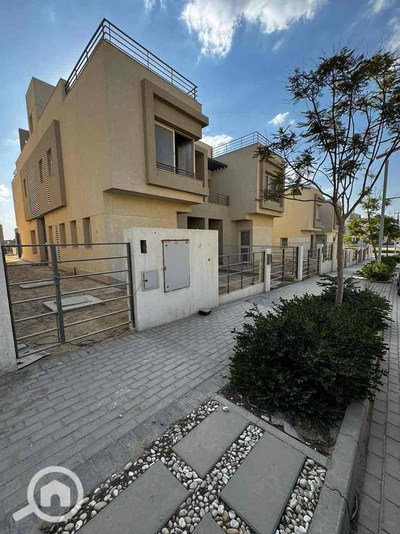 10 b87d30e9-127b-4f81-b348-ffb032d2d941. jpg