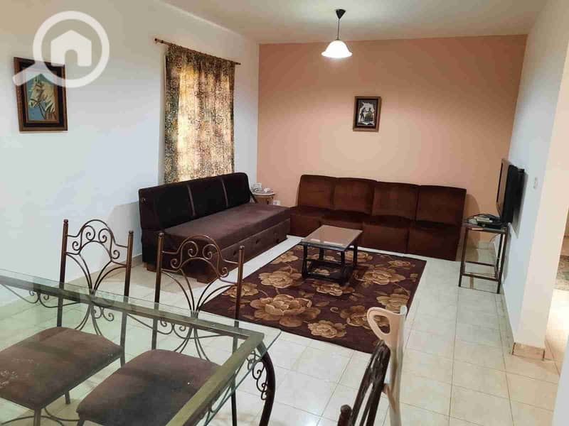 1000768573. jpg 1000768573. jpg