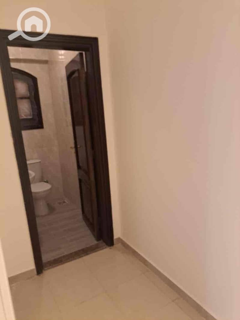 25 93e1a1b7-99b6-45e9-81b9-32697321150f. jpg