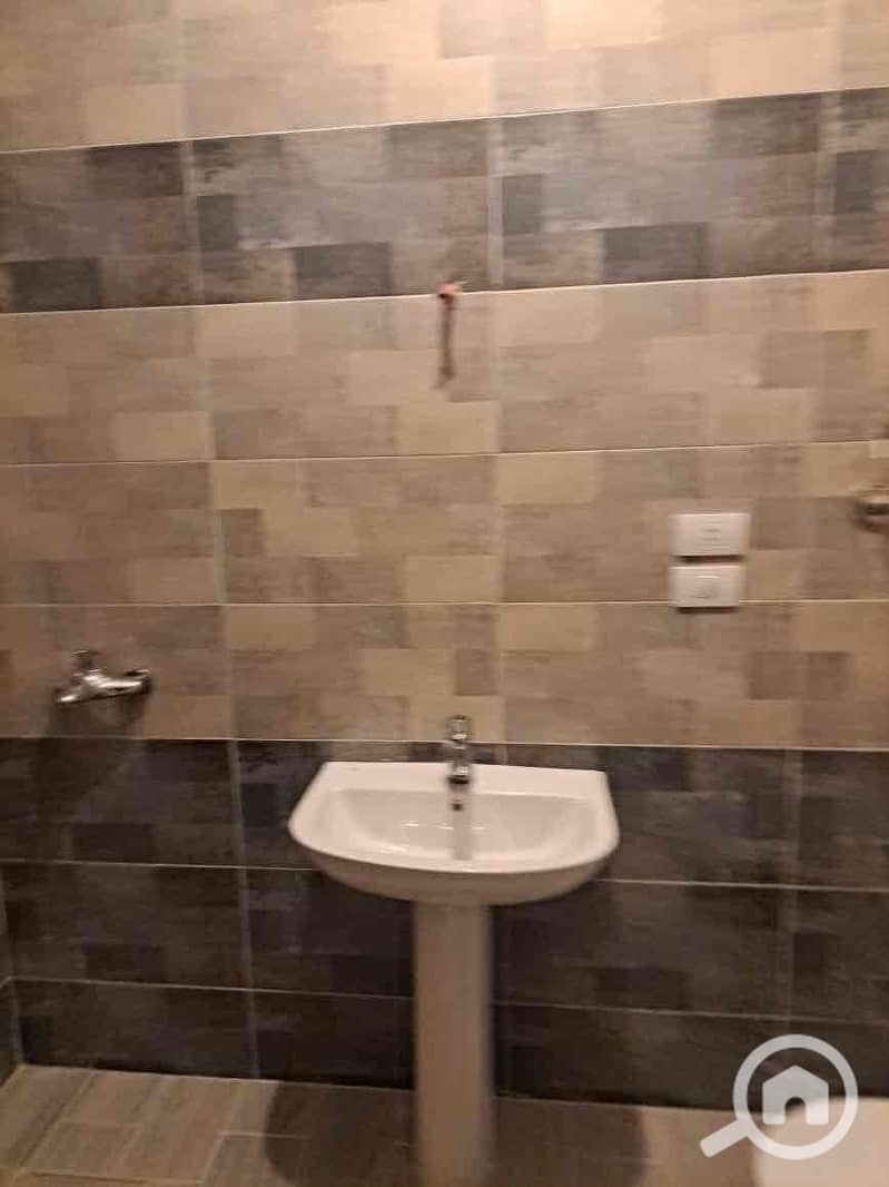 37 5ed9d475-0d29-4e10-a217-40f20263fb60. jpg