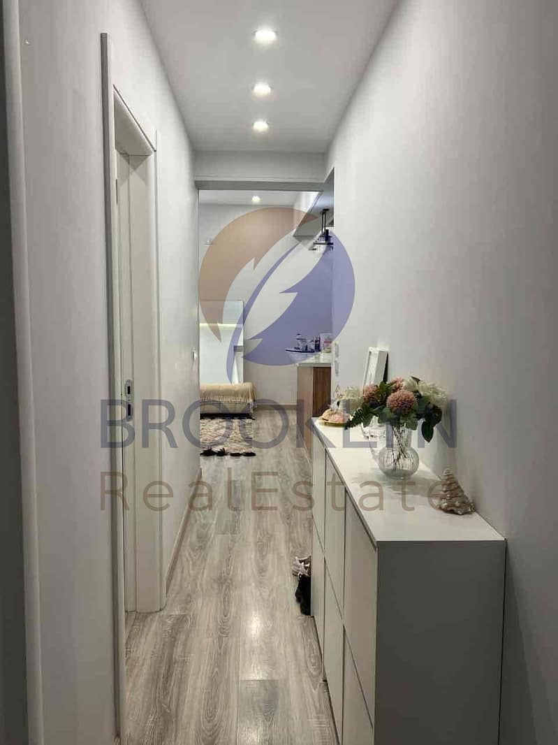 9 3e92af2c-6bc5-4326-a0a8-4c44f3c322b8. jpg