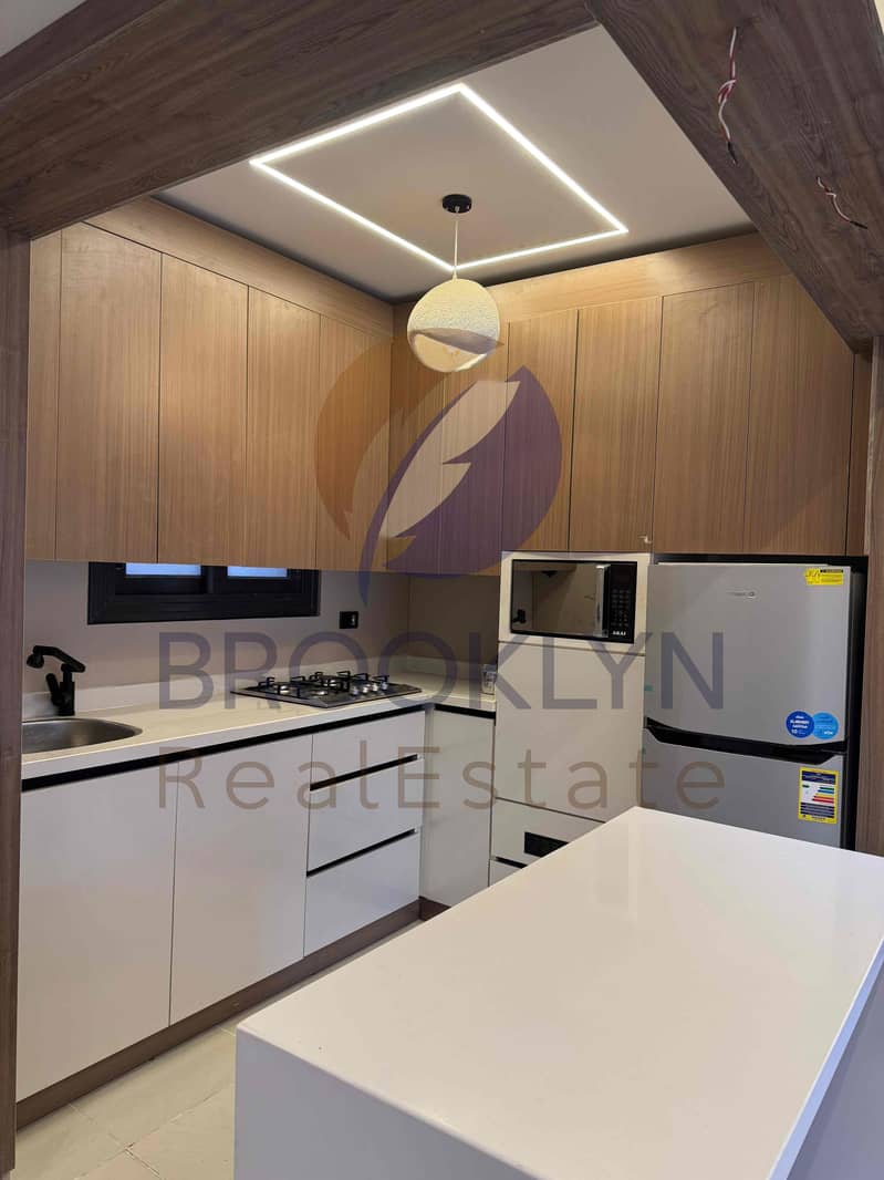 5 d77bb920-f70b-4776-a767-971a0a1a4d3c. jpg