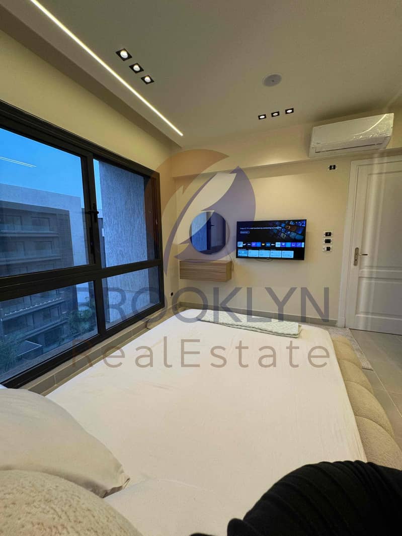 8 efb2dd2b-025e-48d5-a5e6-bf543eb1fa71. jpg