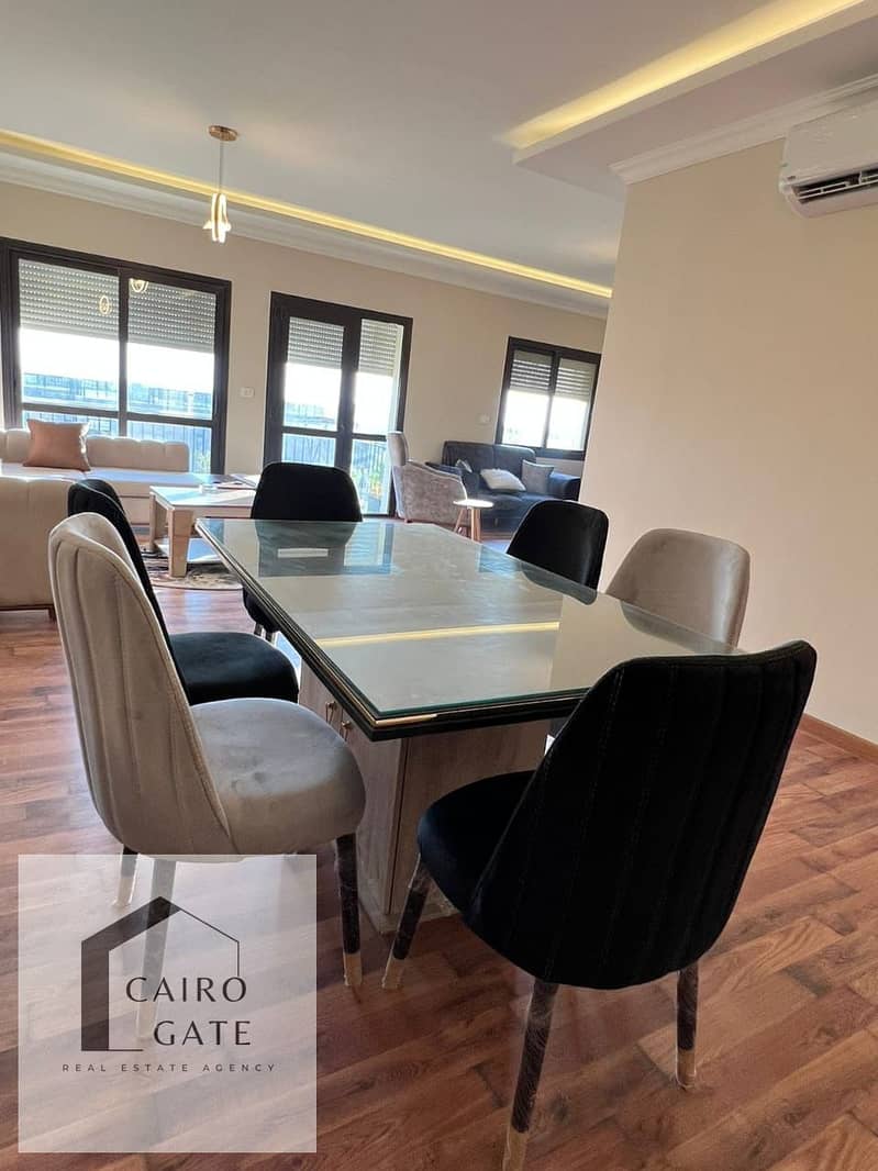 4 3d483626-c895-45d1-8117-f50fc9295b89. jpg