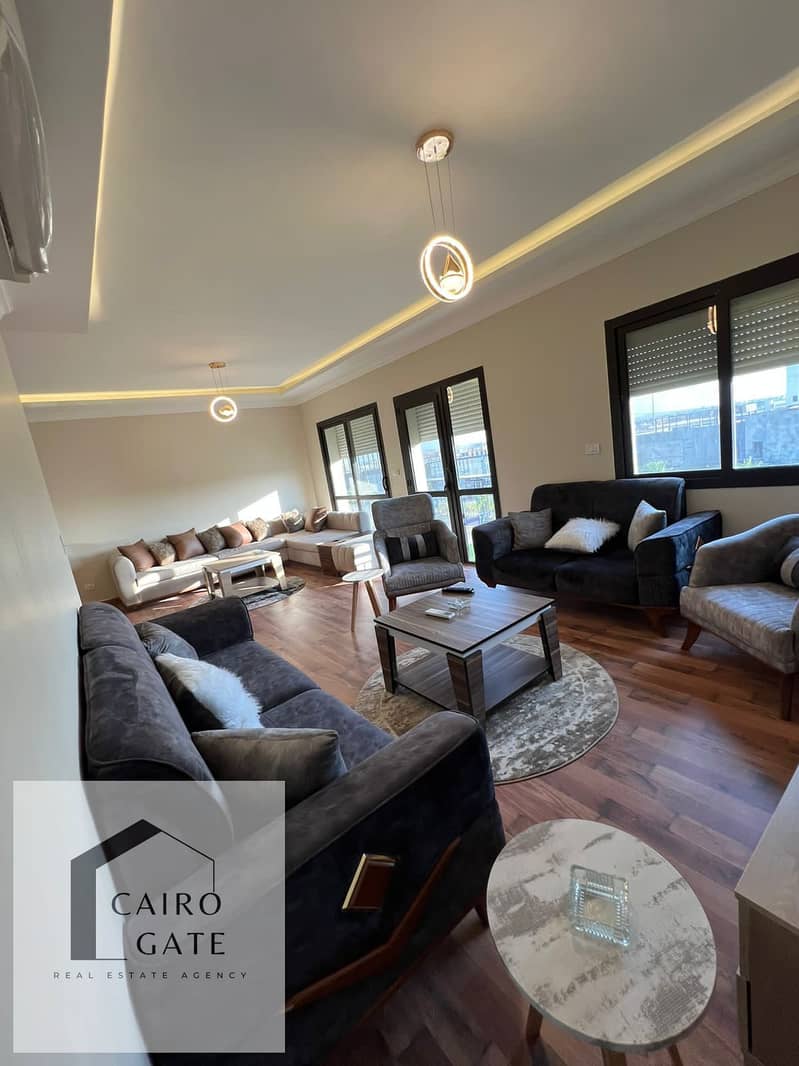 8 95b1c2d7-3529-4aa8-b438-70f9122dcb5c. jpg