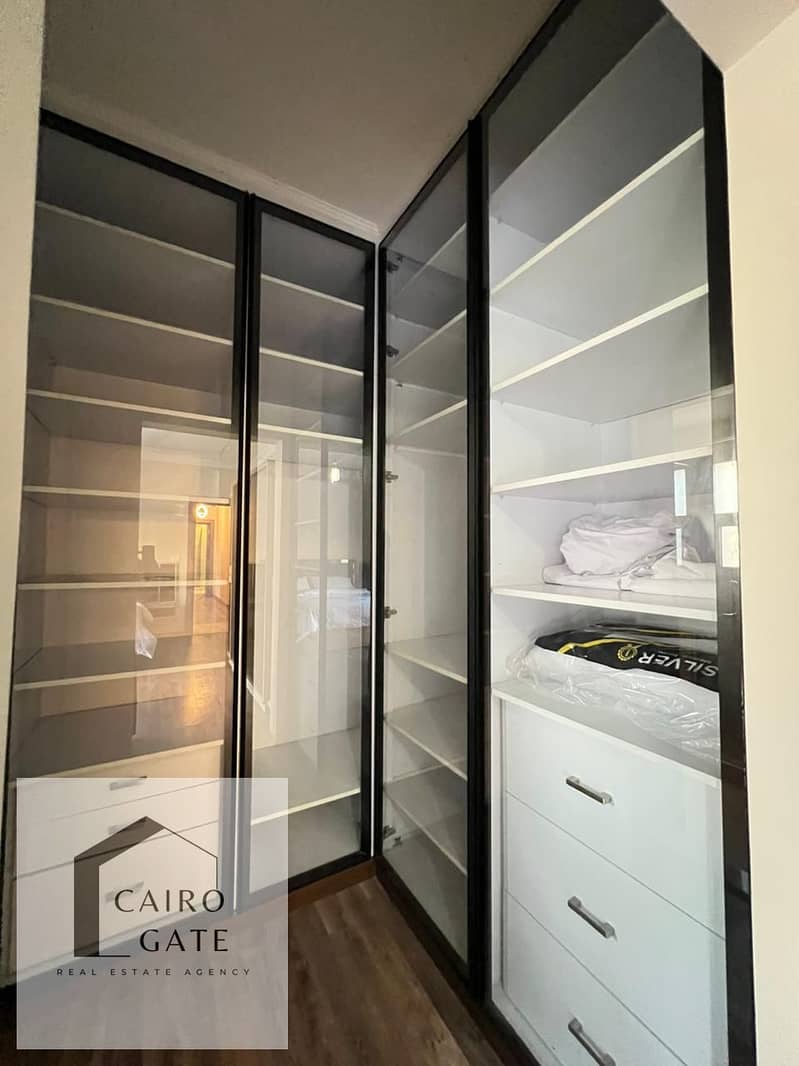 12 c1daf5de-1171-474c-b57a-837e01d895f0. jpg