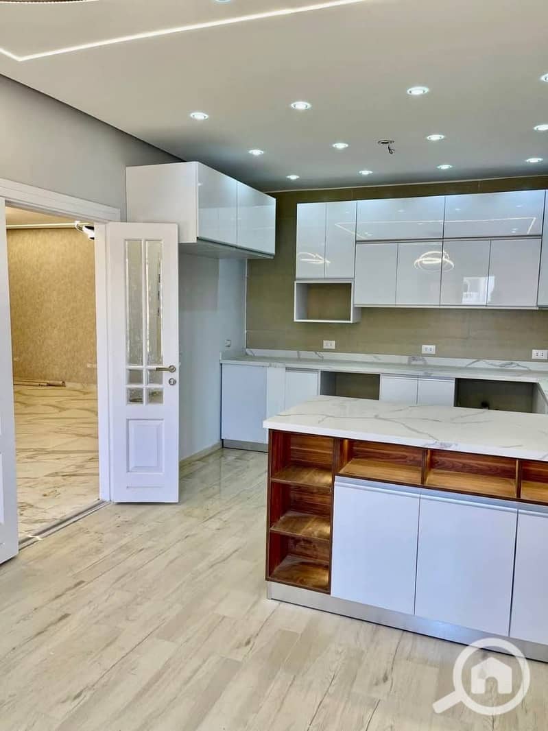 4 333e8e69-4db4-480e-a30f-b4f5fa2bf8a4. jpeg