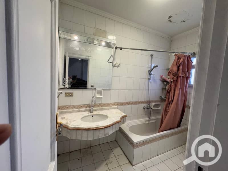 6 f1ecf823-1600-49d4-8354-1e1fe47bd31d. jpeg