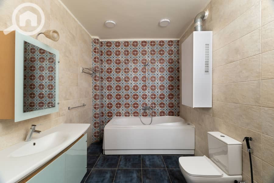 12 IMG_3297-Edit. jpg