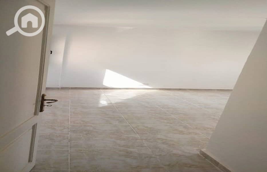 8 8f3c1e3f-8905-444e-8d56-5d343c7acc49. jpg