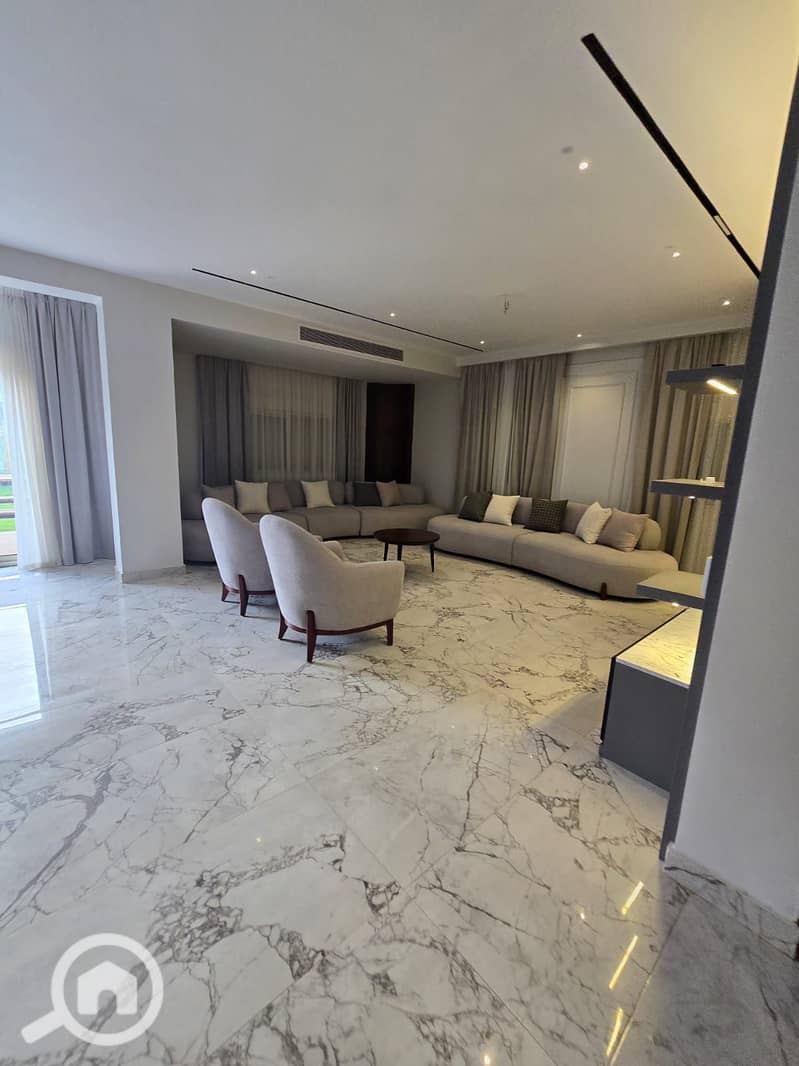 12 46bbc816-bc12-42f6-955b-ddf735b4ccfe. jpeg