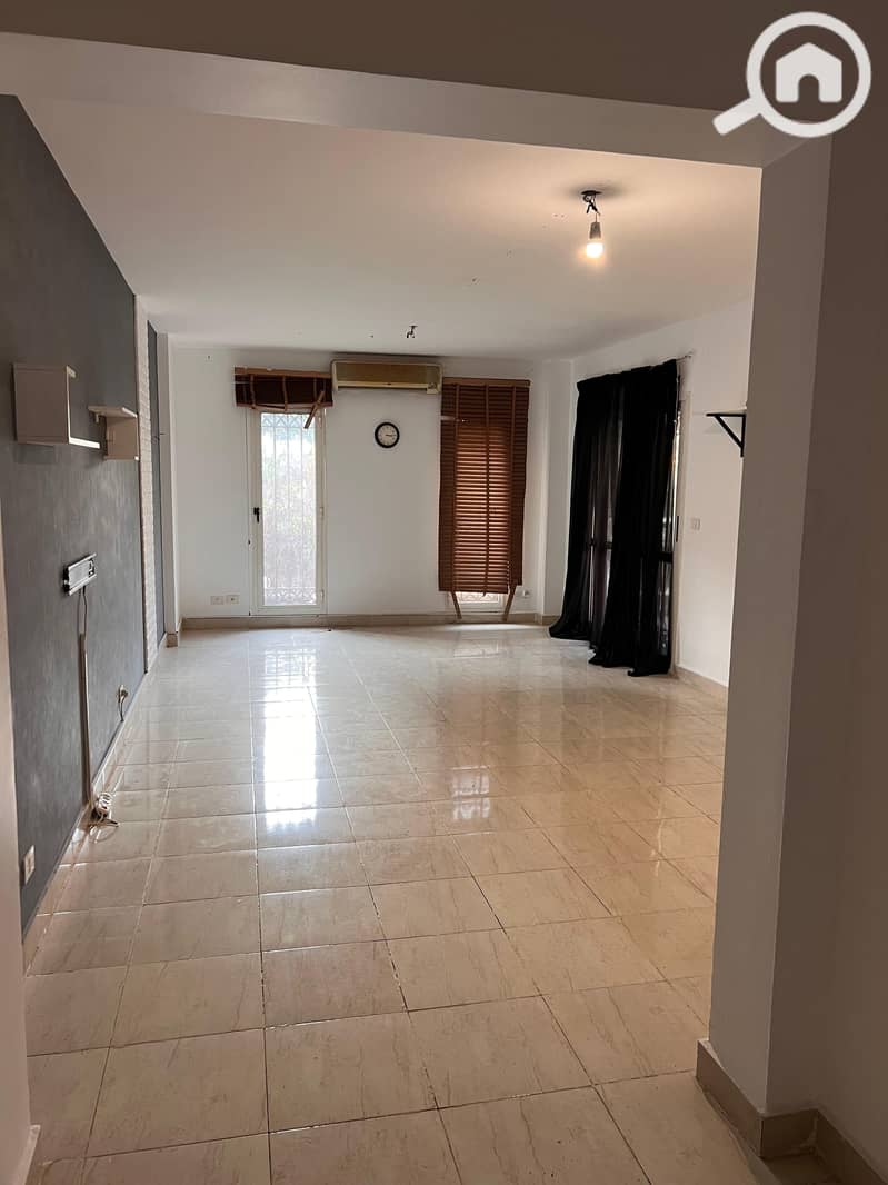 15 d2e019a4-feca-48da-94a2-e017c83e9405. jpg